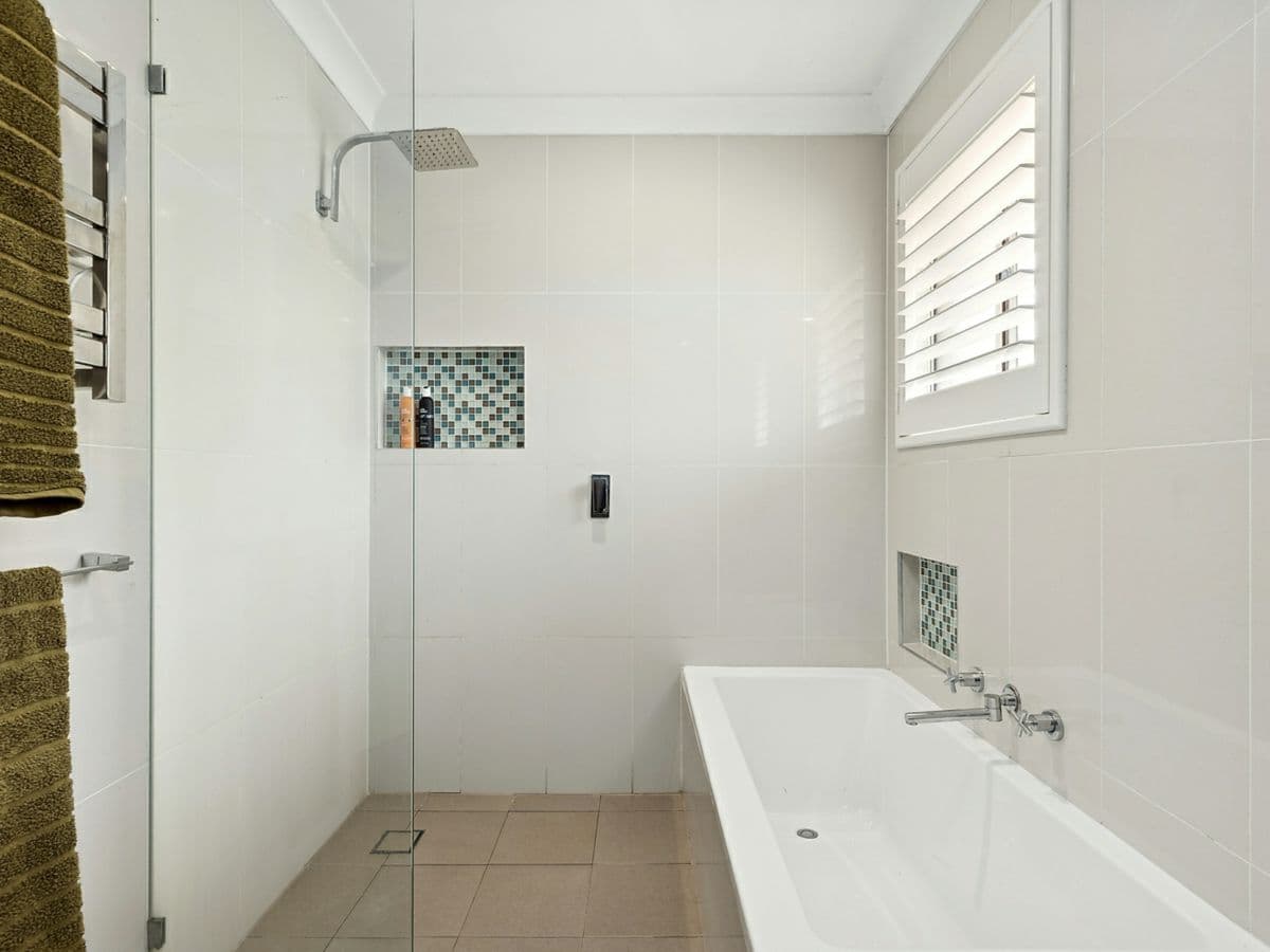 3 Letitia Close, GREEN POINT, Green Point - Thumbnail 7