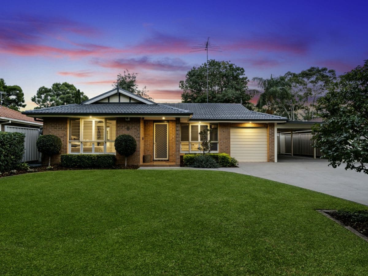 6 Currans Hill Drive, CURRANS HILL, Currans Hill - Image 1