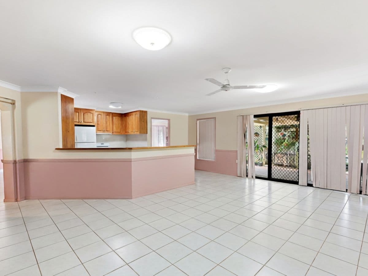 13 Bronwyn Court, HIGHFIELDS, Highfields - Thumbnail 3