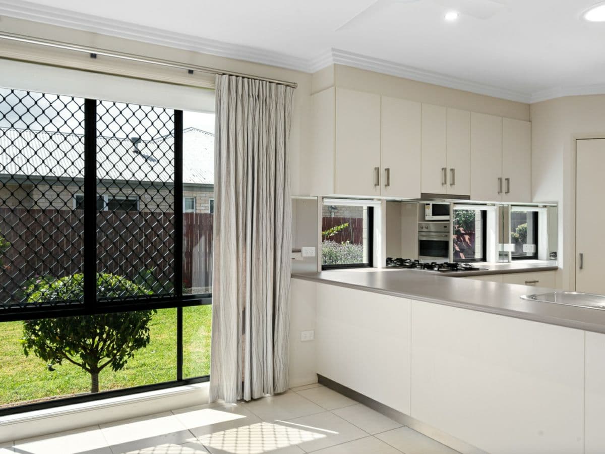 9 McCallum Court, MIDDLE RIDGE, Middle Ridge - Thumbnail 5