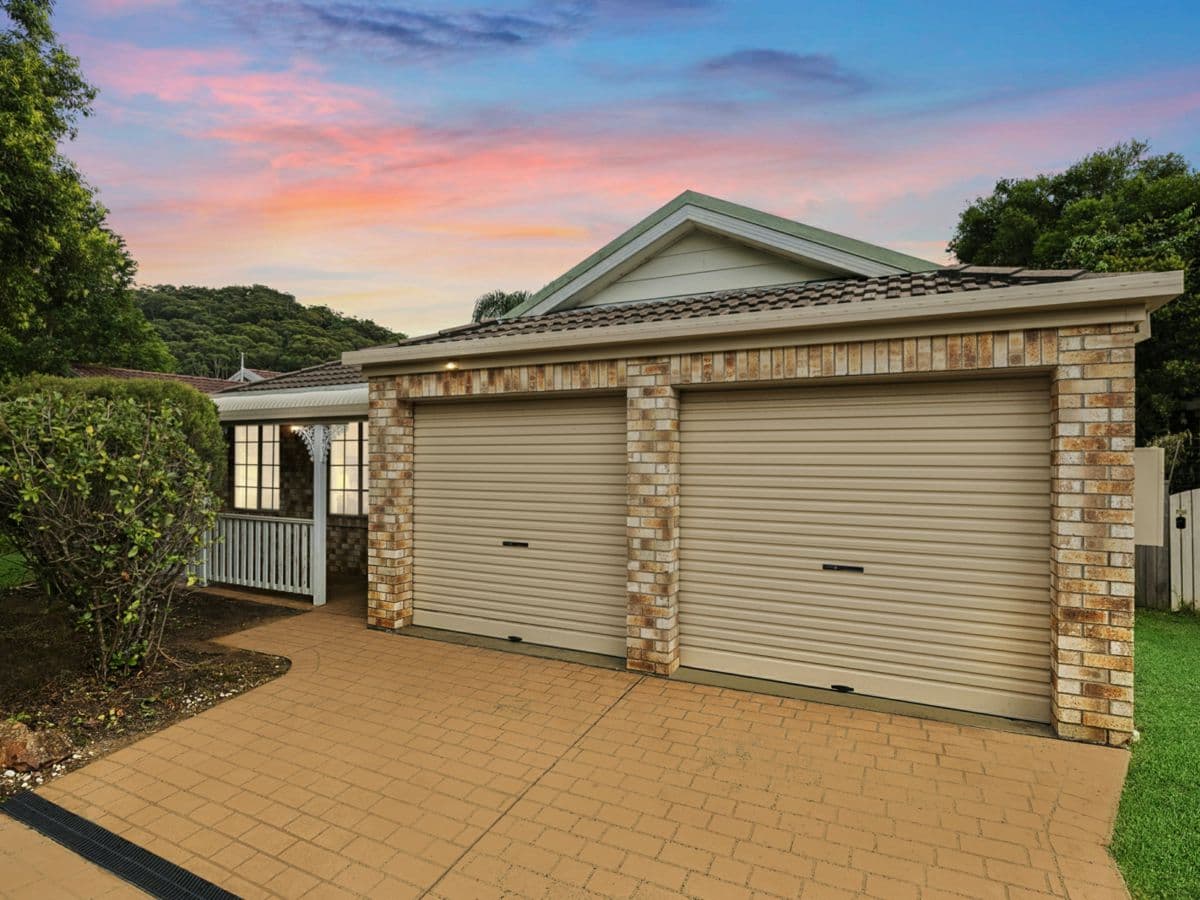 33 Manooka Road, POINT CLARE, Point Clare - Image 1
