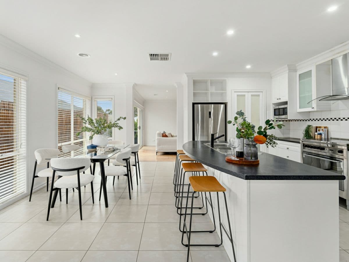 7 Pepperbush Crescent, LANGWARRIN, Langwarrin - Thumbnail 5