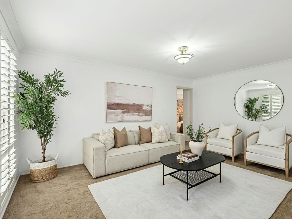 16-18 Springfield Crescent, SPRINGWOOD, Springwood - Thumbnail 2
