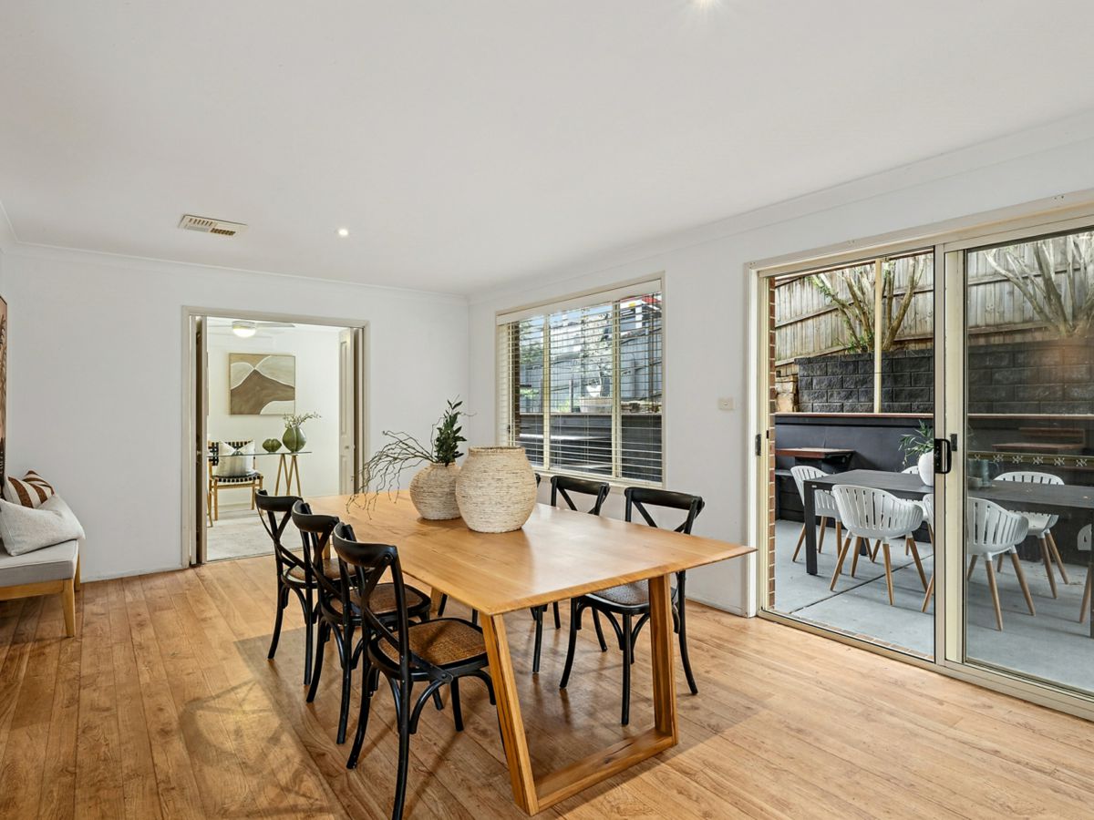 16-18 Springfield Crescent, SPRINGWOOD, Springwood - Thumbnail 5