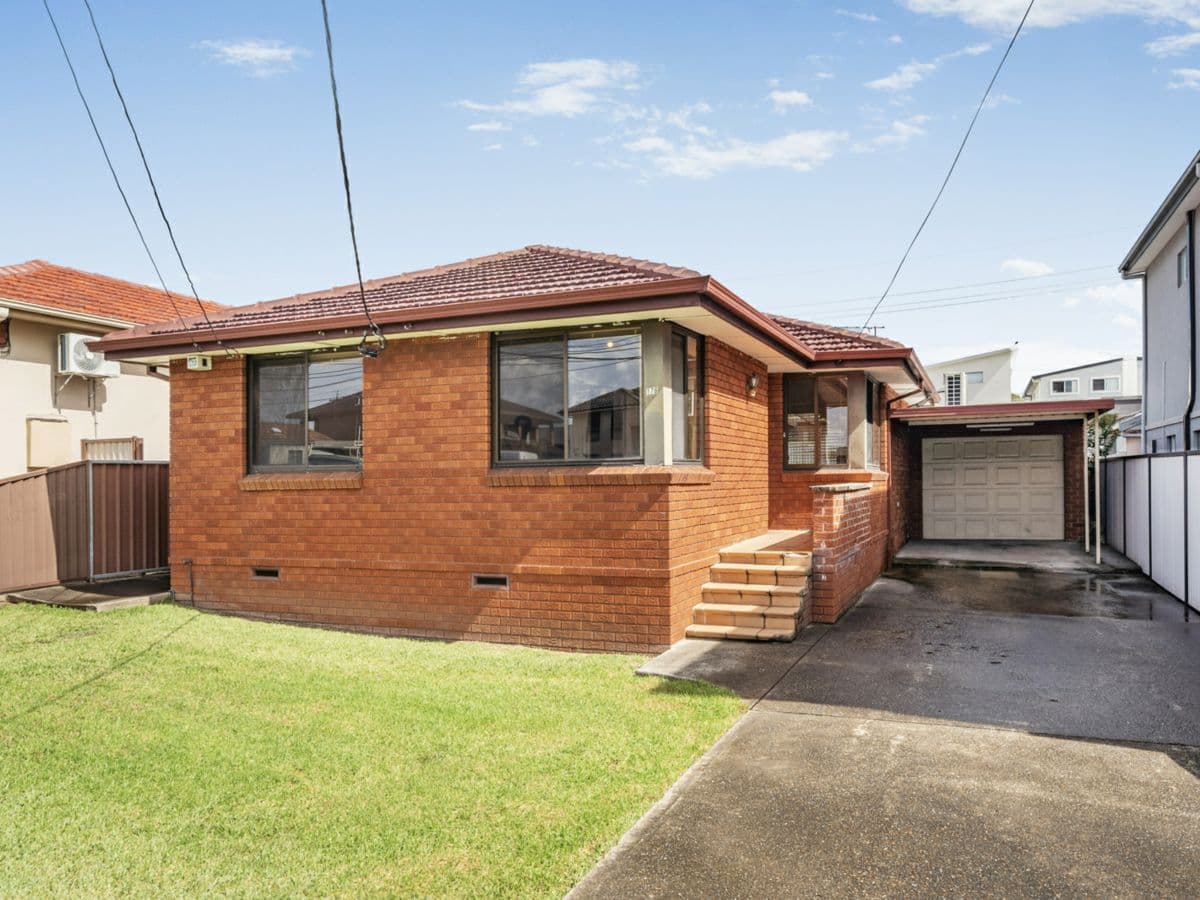176 Hawksview Street, GUILDFORD, Guildford - Thumbnail 2