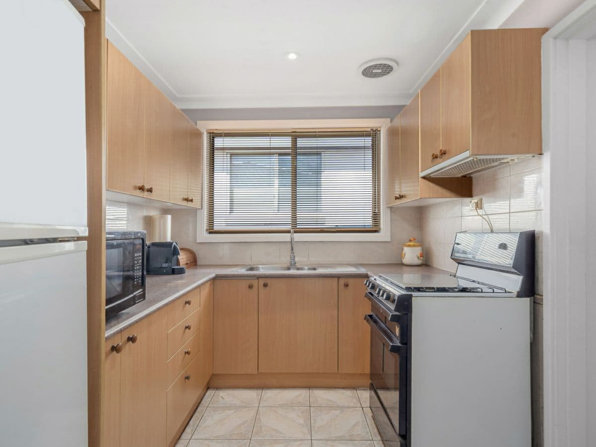 176 Hawksview Street, GUILDFORD, Guildford - Thumbnail 5