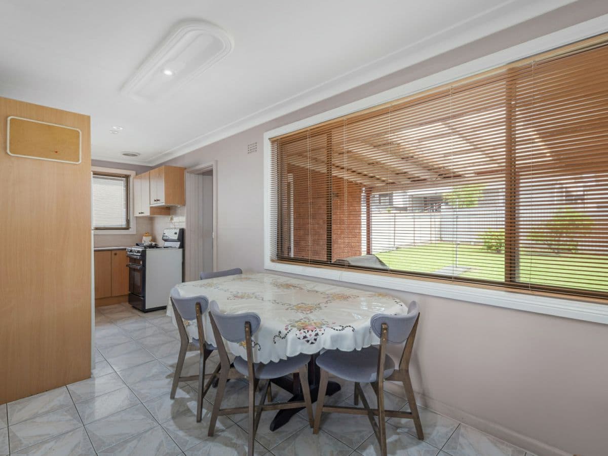 176 Hawksview Street, GUILDFORD, Guildford - Thumbnail 6