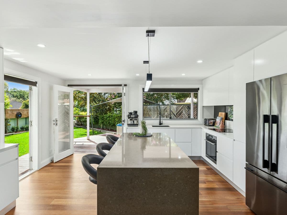 15 Priestley Parade, POINT CLARE, Point Clare - Image 1