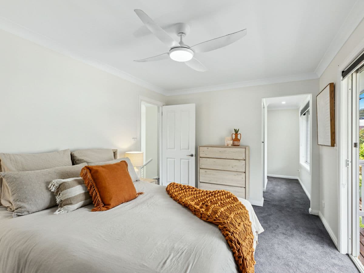 15 Priestley Parade, POINT CLARE, Point Clare - Thumbnail 2