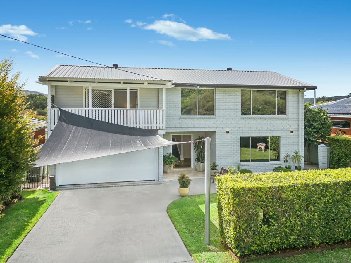 15 Priestley Parade, POINT CLARE, Point Clare - Thumbnail 3