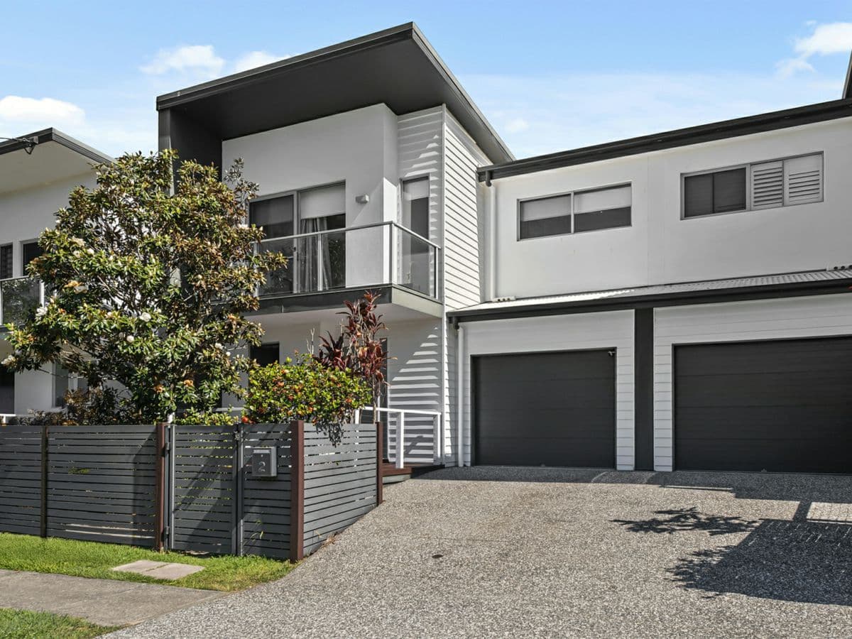 2/42 Jamieson Street, BULIMBA, Bulimba - Image 1