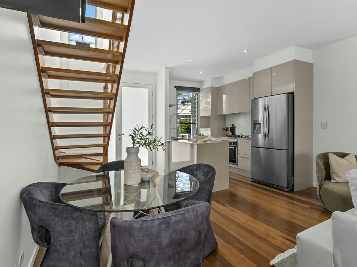 2/42 Jamieson Street, BULIMBA, Bulimba - Thumbnail 3