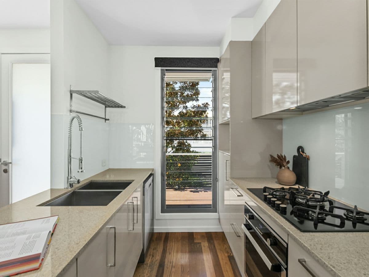 2/42 Jamieson Street, BULIMBA, Bulimba - Thumbnail 6