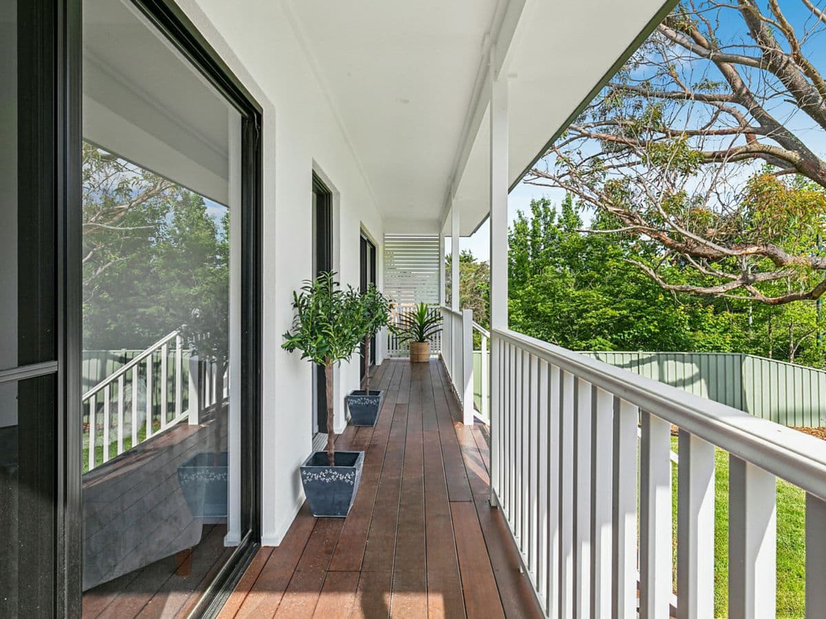 11 Cook Road, WENTWORTH FALLS, Wentworth Falls - Thumbnail 2