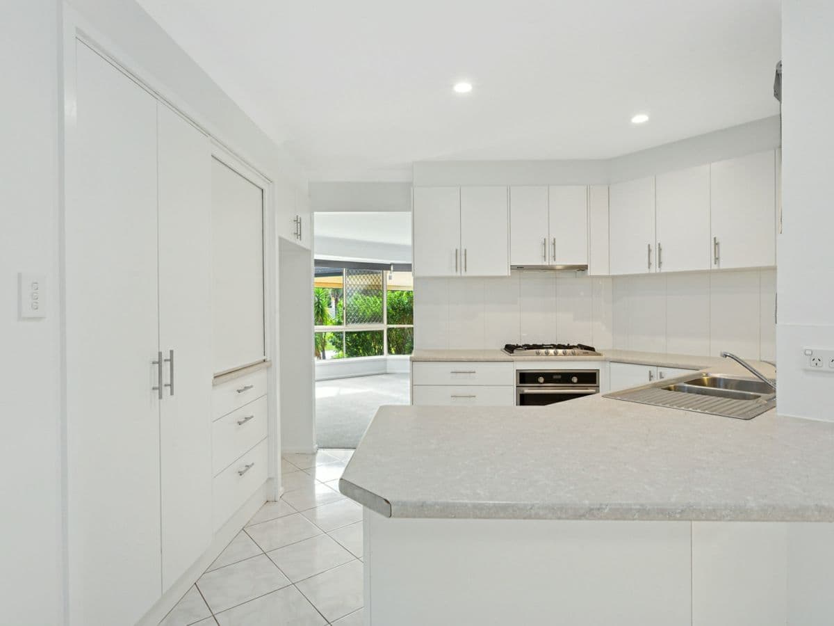 6 Century Court, CURRUMBIN WATERS, Currumbin Waters - Thumbnail 3