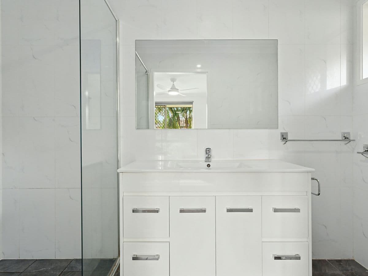 6 Century Court, CURRUMBIN WATERS, Currumbin Waters - Thumbnail 8