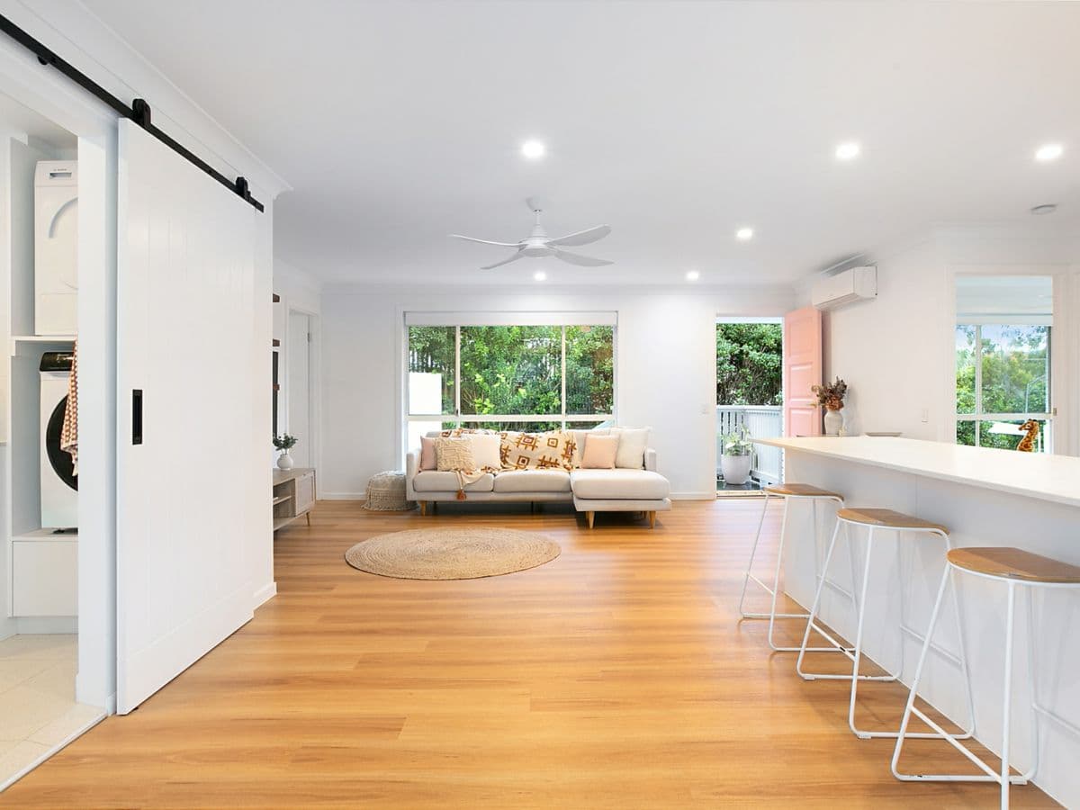 24 Kalmia Court, ELANORA, Elanora - Thumbnail 2