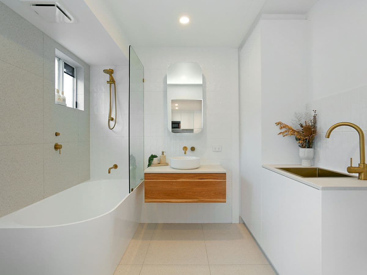 24 Kalmia Court, ELANORA, Elanora - Thumbnail 6