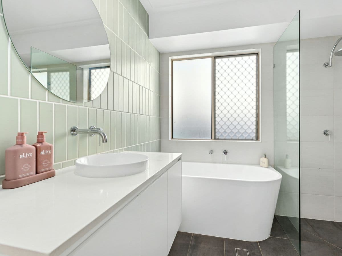 57 Keegan Circuit, CURRUMBIN WATERS, Currumbin Waters - Thumbnail 8