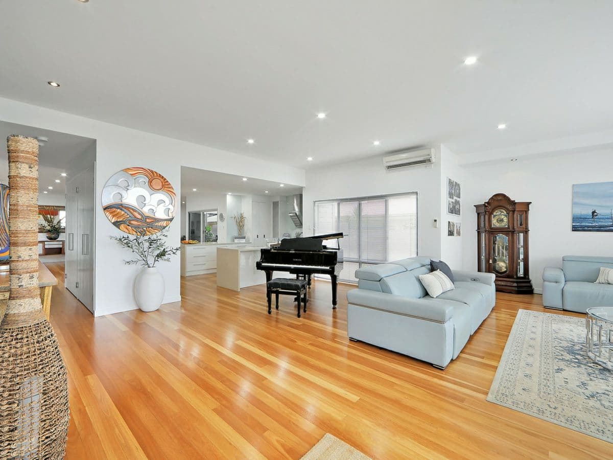 13 Hillcrest Court, BARGARA, Bargara - Thumbnail 7