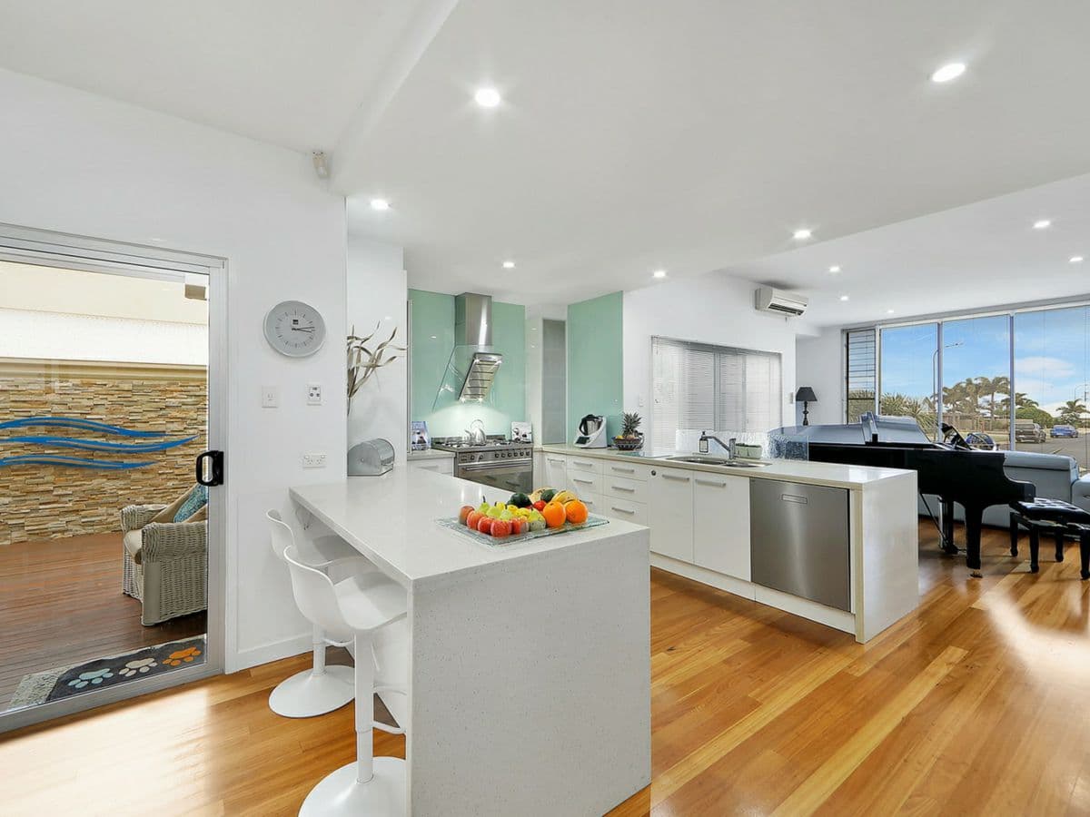 13 Hillcrest Court, BARGARA, Bargara - Thumbnail 8