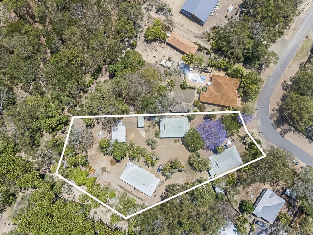 37 Plum Tree Crescent, MOORE PARK BEACH, Moore Park Beach - Image 1