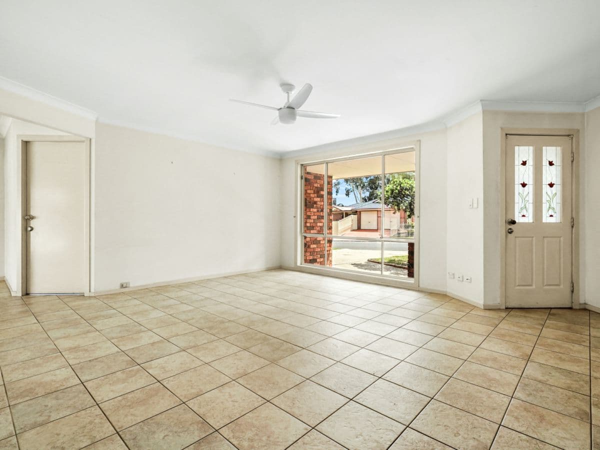 8 Bricketwood Drive, WOODCROFT, Woodcroft - Thumbnail 2