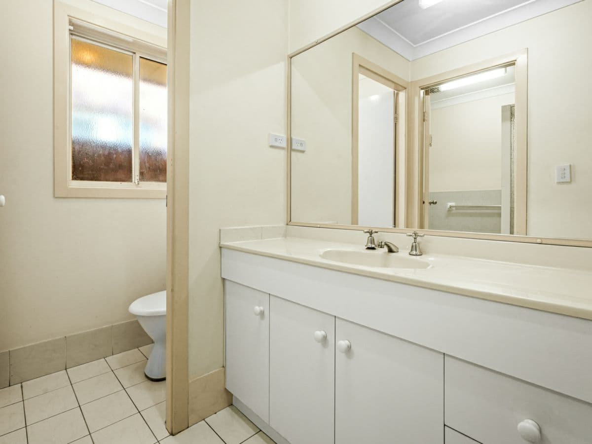 8 Bricketwood Drive, WOODCROFT, Woodcroft - Thumbnail 6