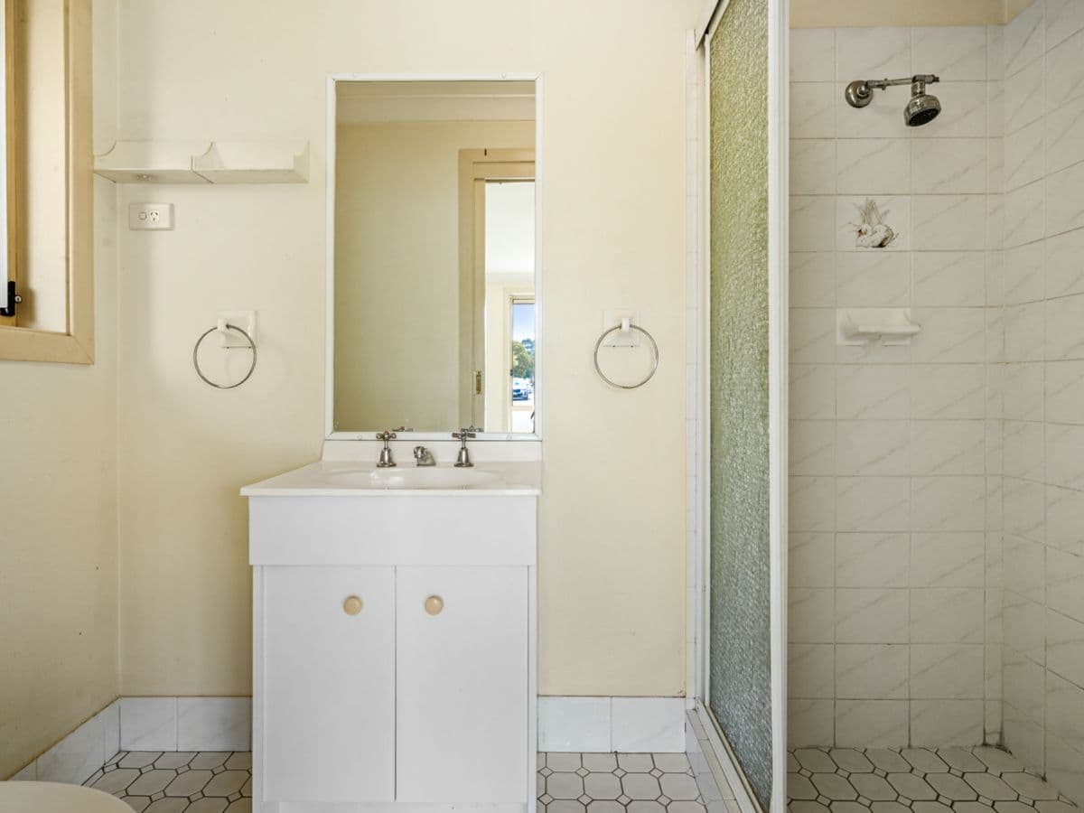 8 Bricketwood Drive, WOODCROFT, Woodcroft - Thumbnail 8