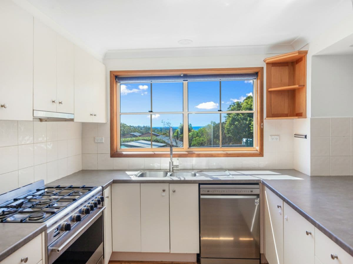31 Oxley Crescent, MOLLYMOOK BEACH, Mollymook Beach - Thumbnail 3