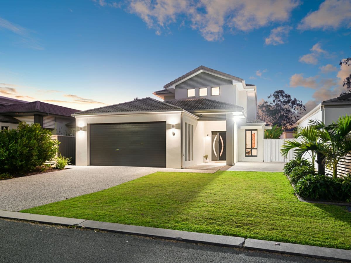 16 Chip In Place, HELENSVALE, Helensvale - Thumbnail 3