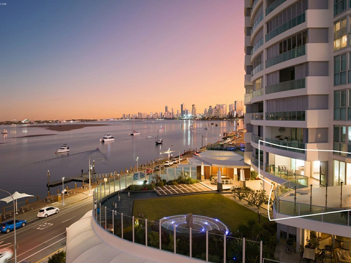 302/300 Marine Parade, LABRADOR, Labrador - Thumbnail 4
