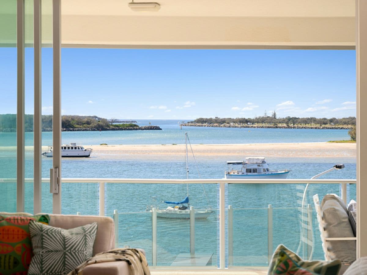 302/300 Marine Parade, LABRADOR, Labrador - Thumbnail 8