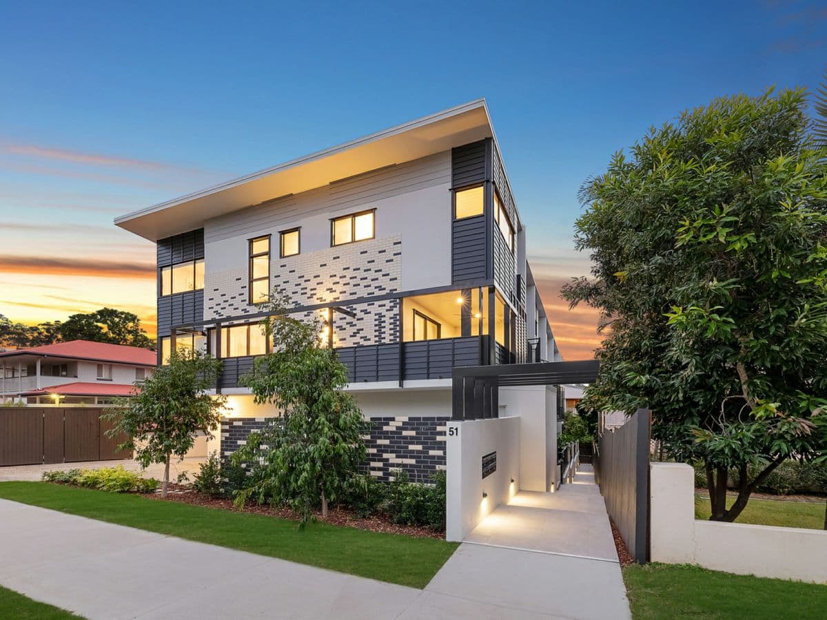 4/51 Mitre Street, ST LUCIA, St Lucia - Image 1