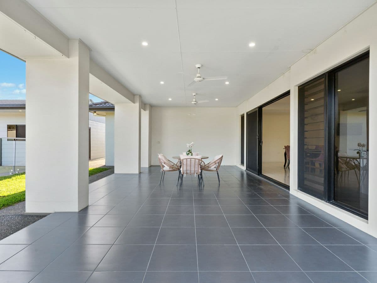 20 Stirling Drive, ROCKYVIEW, Rockyview - Thumbnail 6