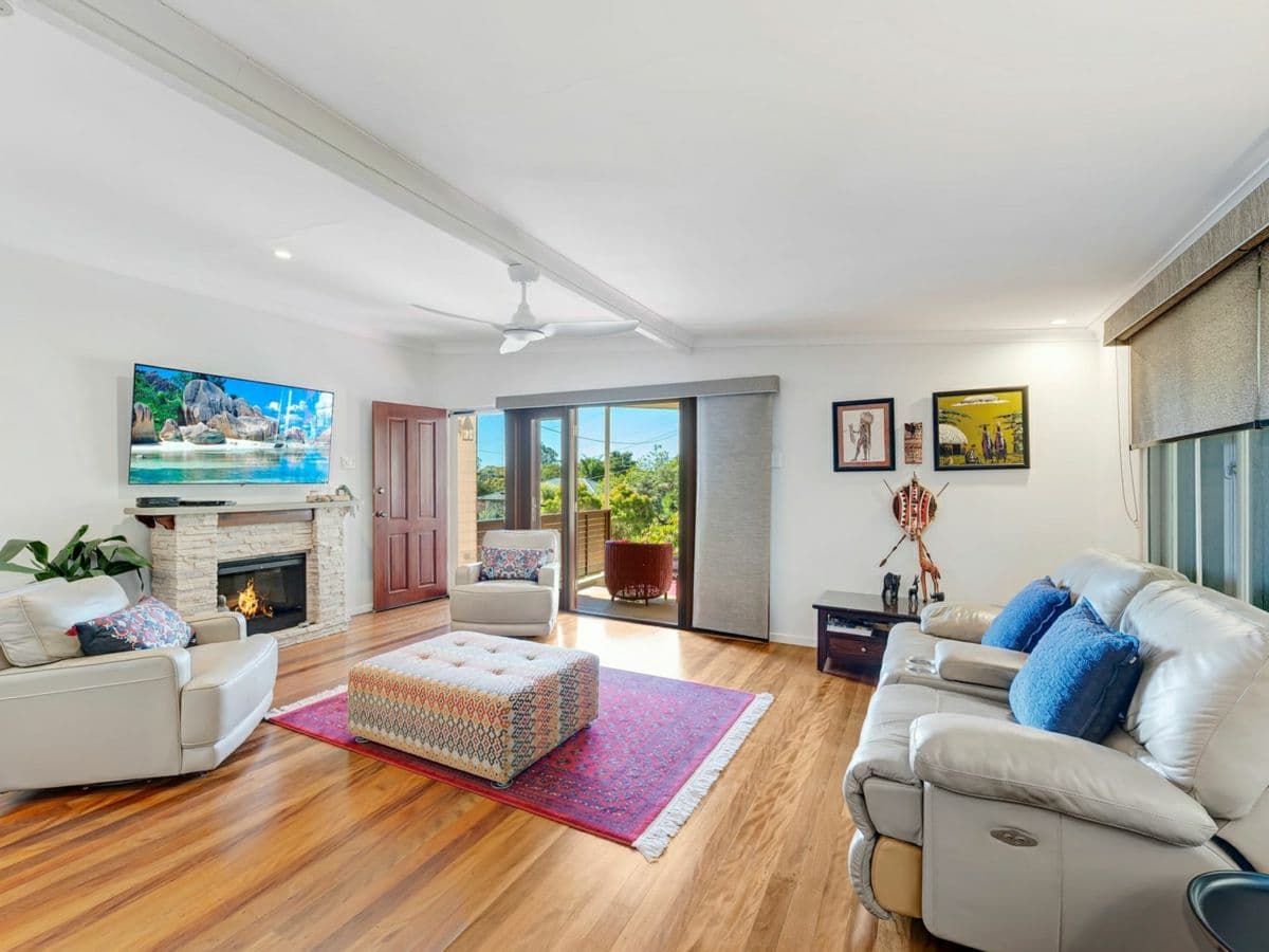 22 Montclair Street, ASPLEY, Aspley - Thumbnail 2