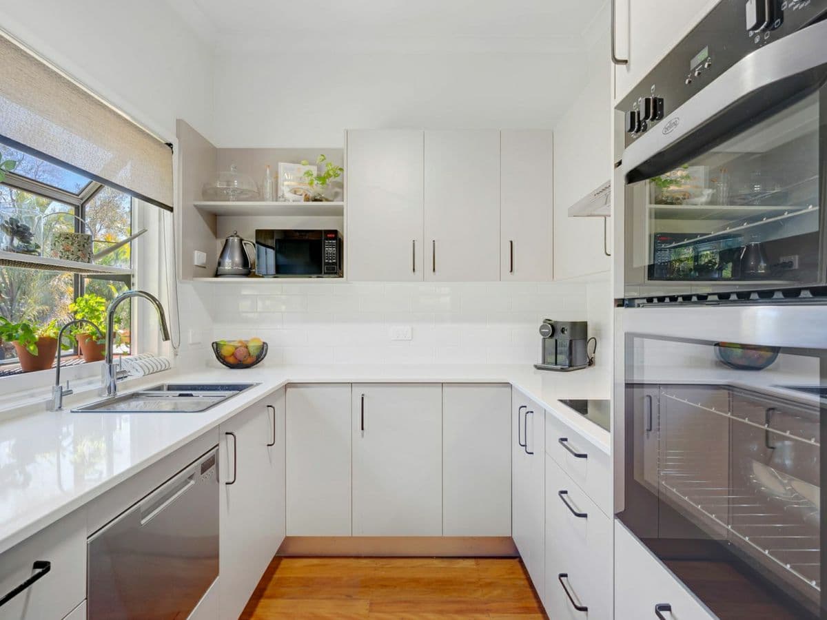 22 Montclair Street, ASPLEY, Aspley - Thumbnail 4