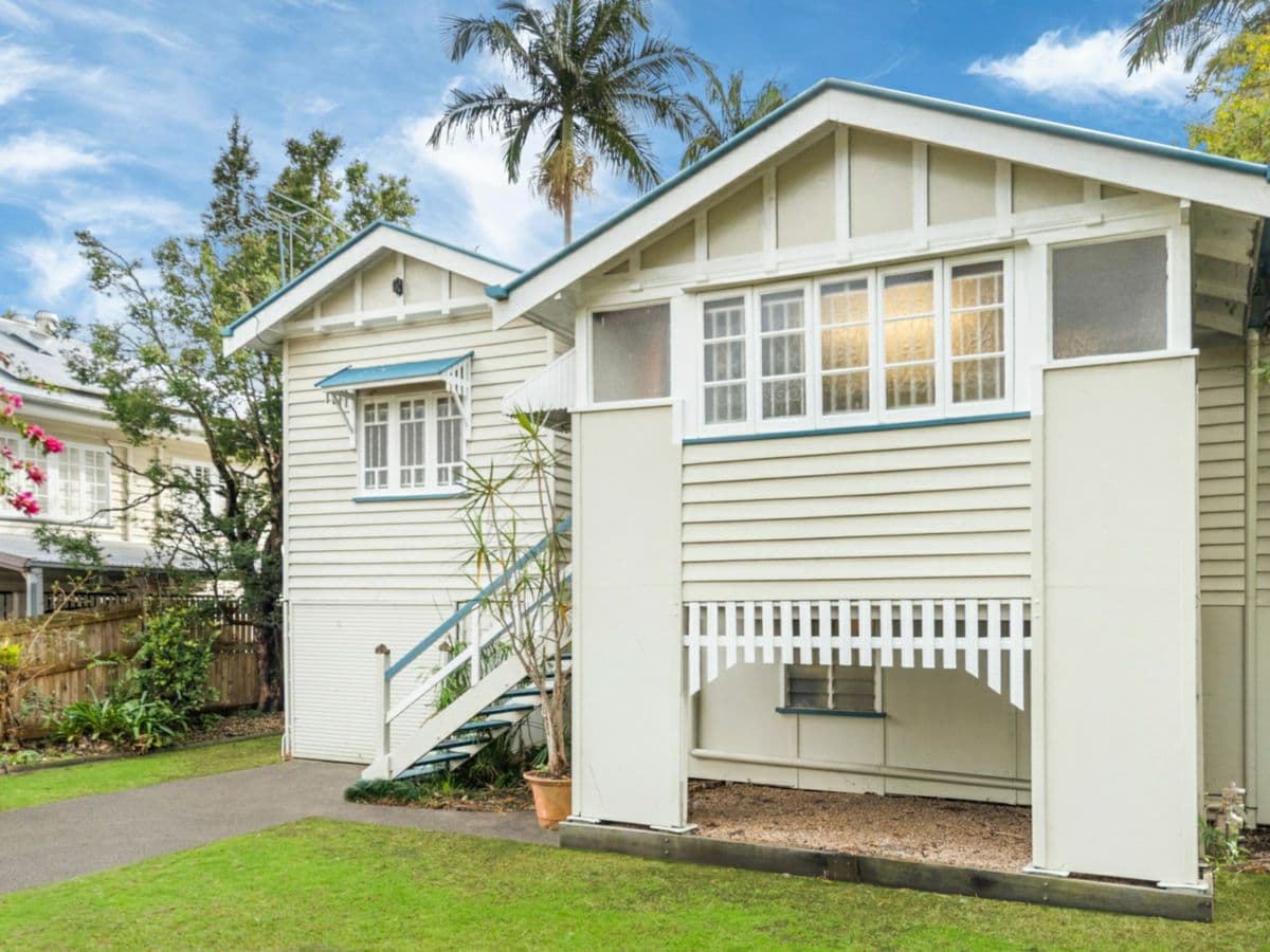 21 Farm Street, NEWMARKET, Newmarket - Image 1