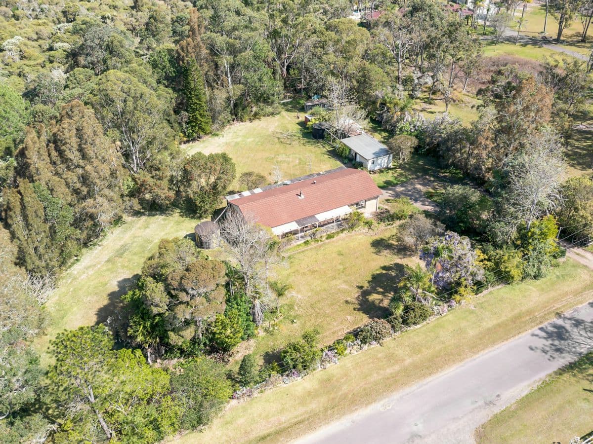 205 Bruce Crescent, WALLARAH, Wallarah - Thumbnail 2
