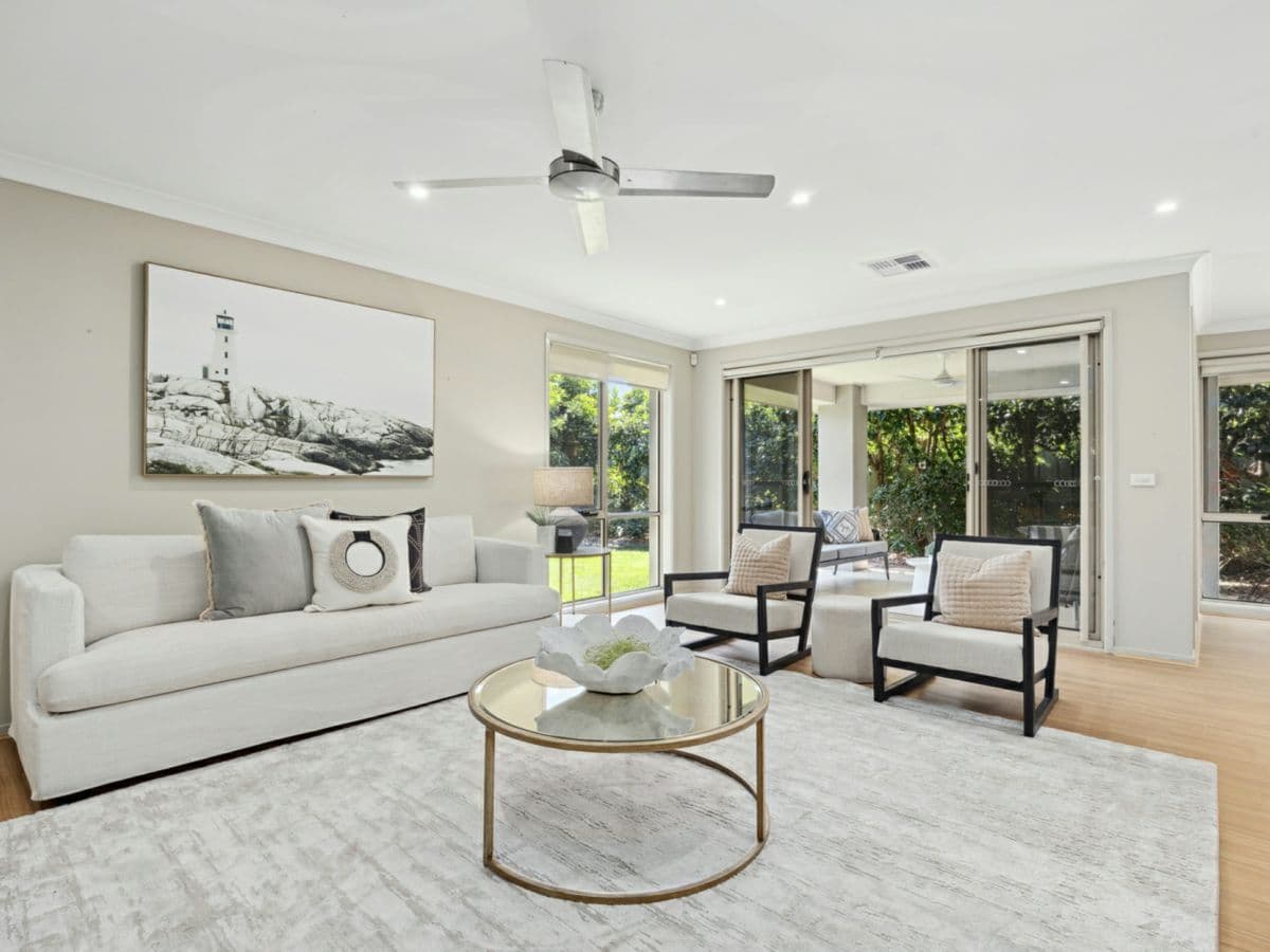 43 Stan Johnson Drive, HAMLYN TERRACE, Hamlyn Terrace - Thumbnail 2