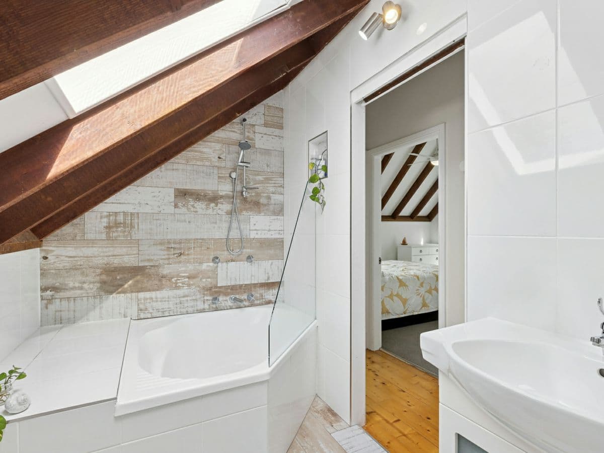 29 Boos Road, FORRESTERS BEACH, Forresters Beach - Thumbnail 8