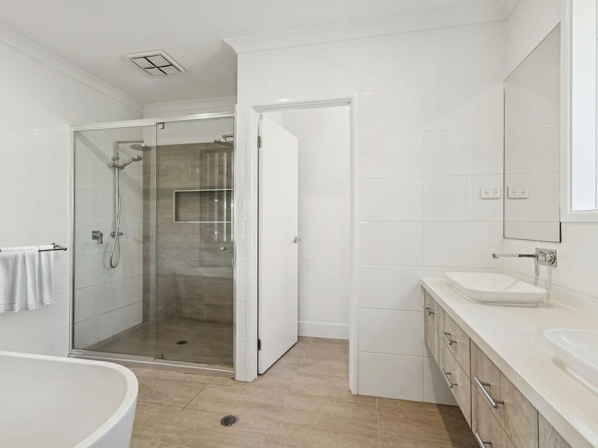 36 George Evans Road, KILLARNEY VALE, Killarney Vale - Thumbnail 6