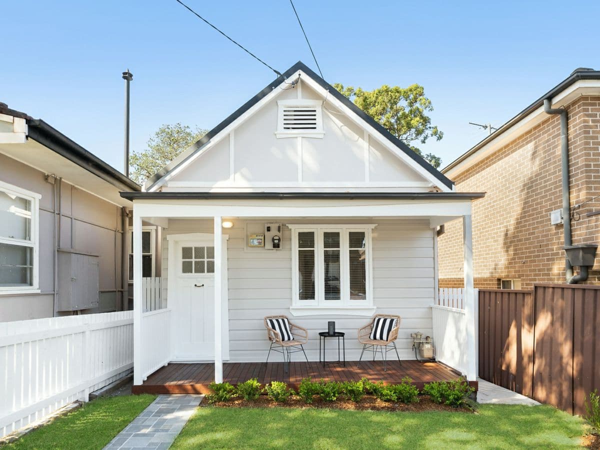 11 Universal Street, MORTDALE, Mortdale - Image 1