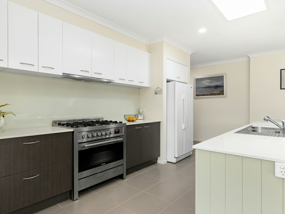 37 Black Wallaby Drive, LANGWARRIN, Langwarrin - Thumbnail 3