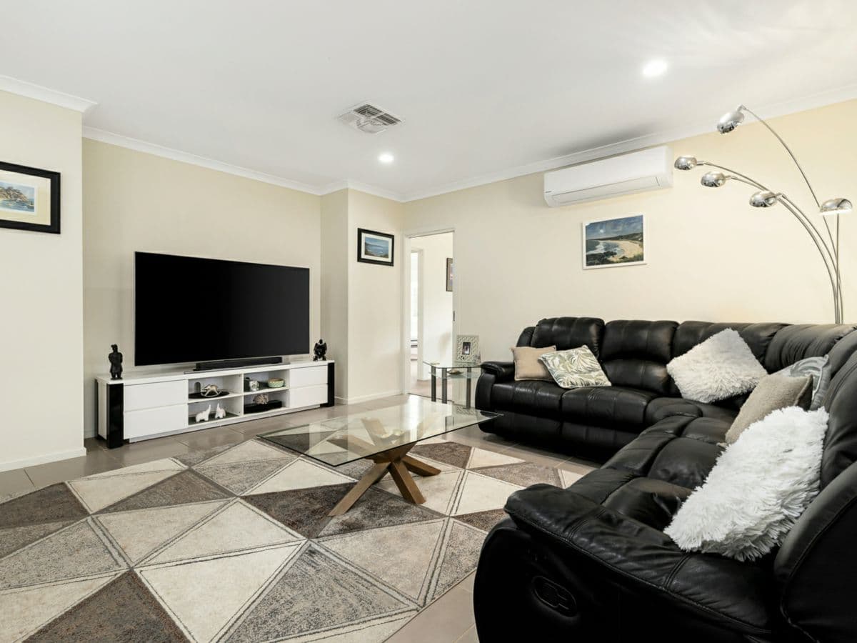 37 Black Wallaby Drive, LANGWARRIN, Langwarrin - Thumbnail 4