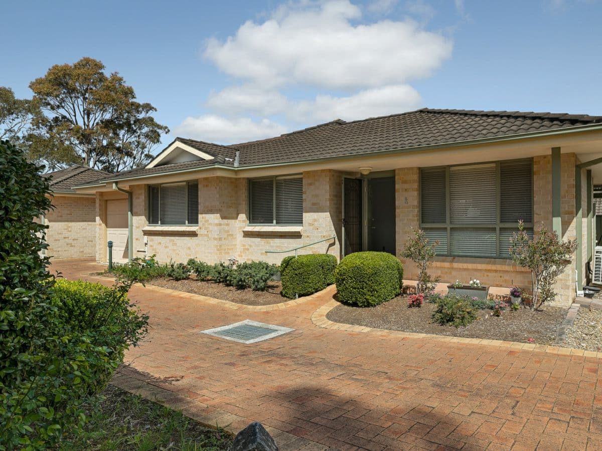2/13 McAlister Avenue, ENGADINE, Engadine - Image 1