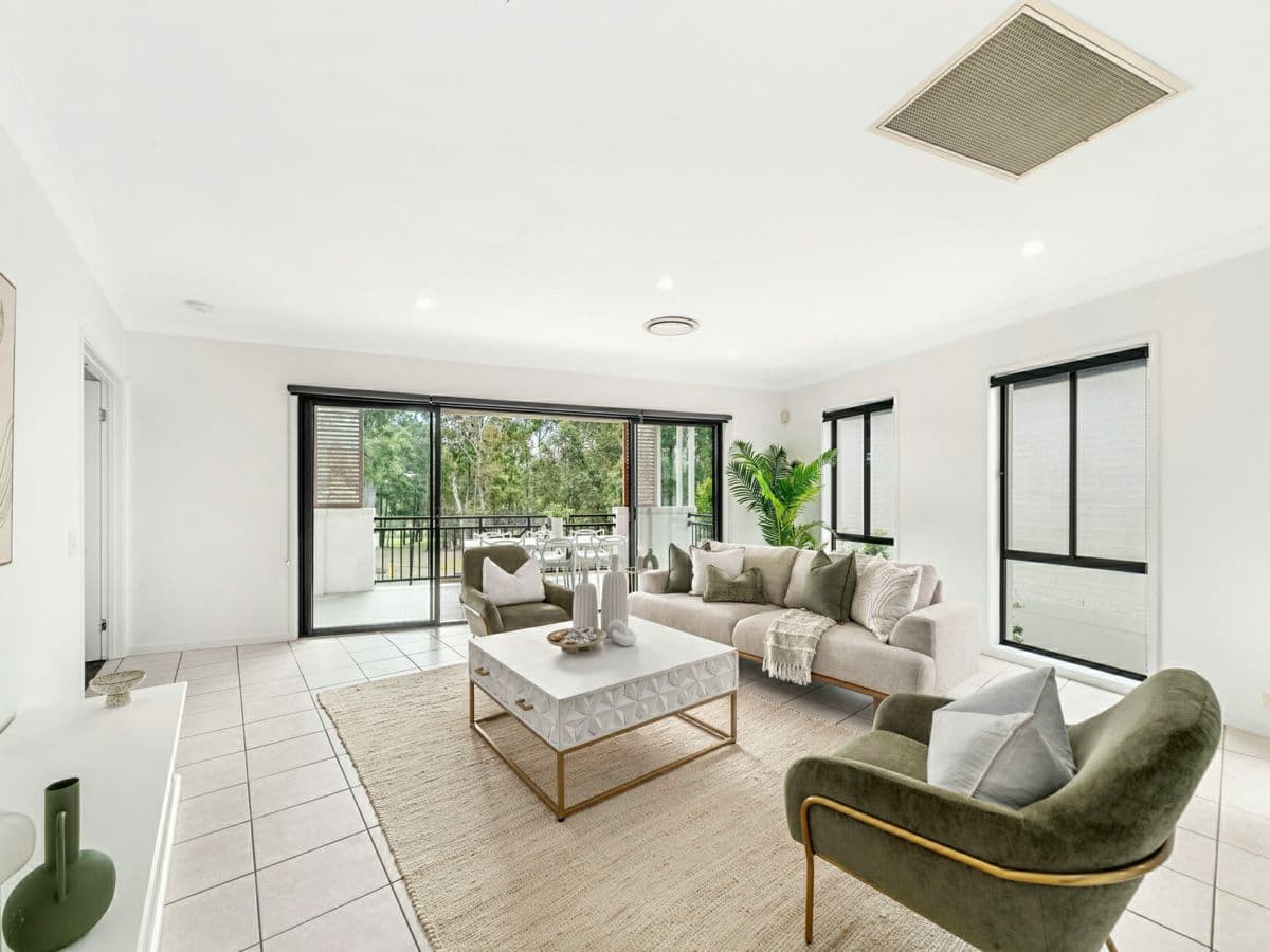 31 Greenway Circuit, MOUNT OMMANEY, Mount Ommaney - Thumbnail 7