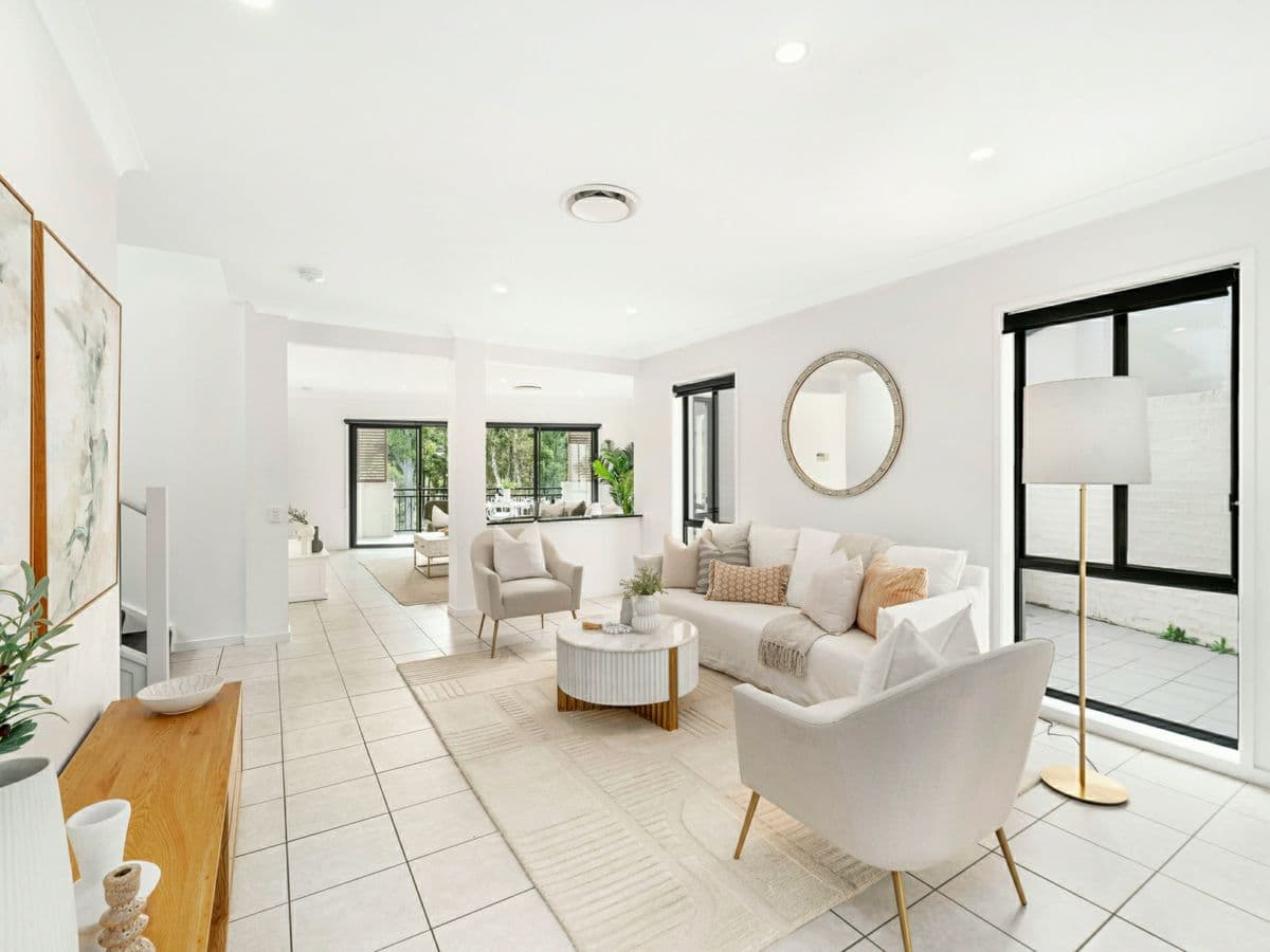31 Greenway Circuit, MOUNT OMMANEY, Mount Ommaney - Thumbnail 8