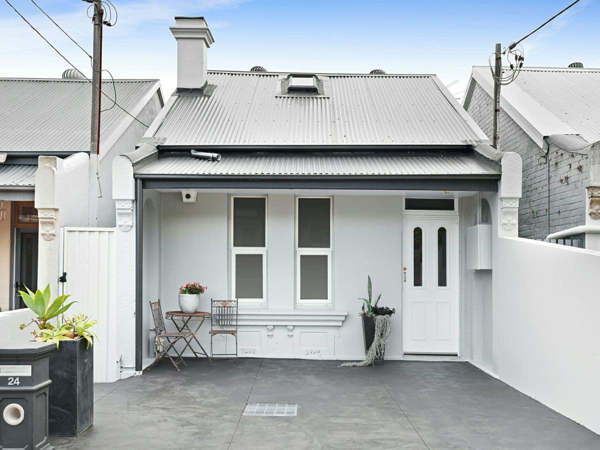 24 Gibbes Street, BANKSIA, Banksia - Image 1