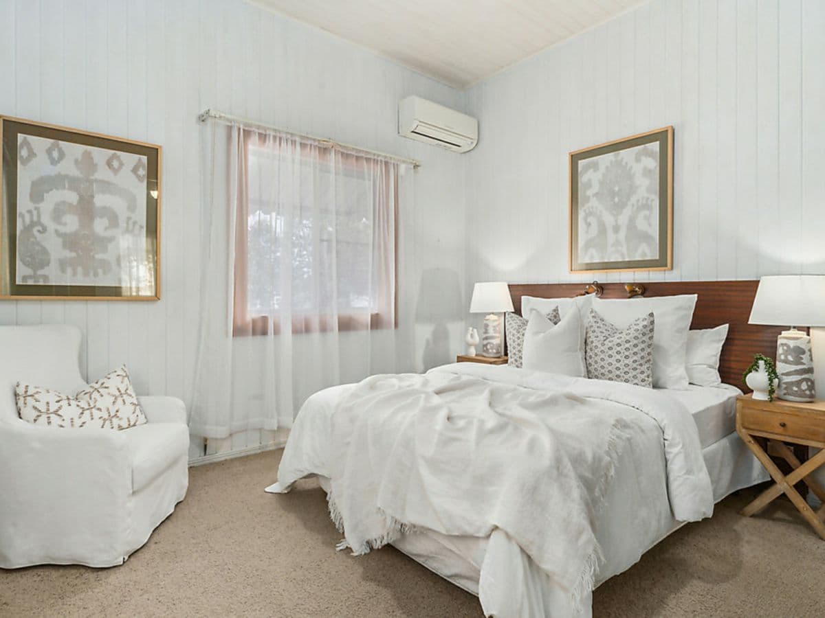 1 Wolsey Parade, WYNNUM, Wynnum - Thumbnail 8